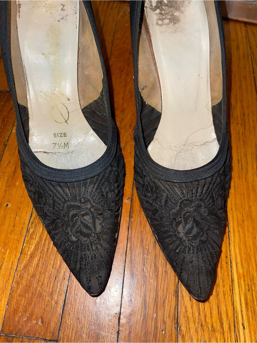 Vintage Black Lace Pointed Toe Heels Size 7.5M - Picture 2 of 6